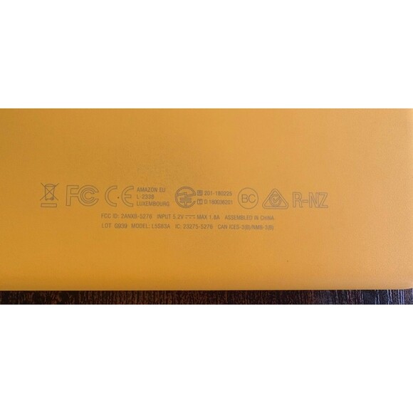 Amazon Fire HD 8 (8th Generation) 16 GB Wi-Fi 8 in Screen Canary Yellow - Picture 3 of 5